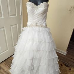 Wedding Dresses. Size. 8