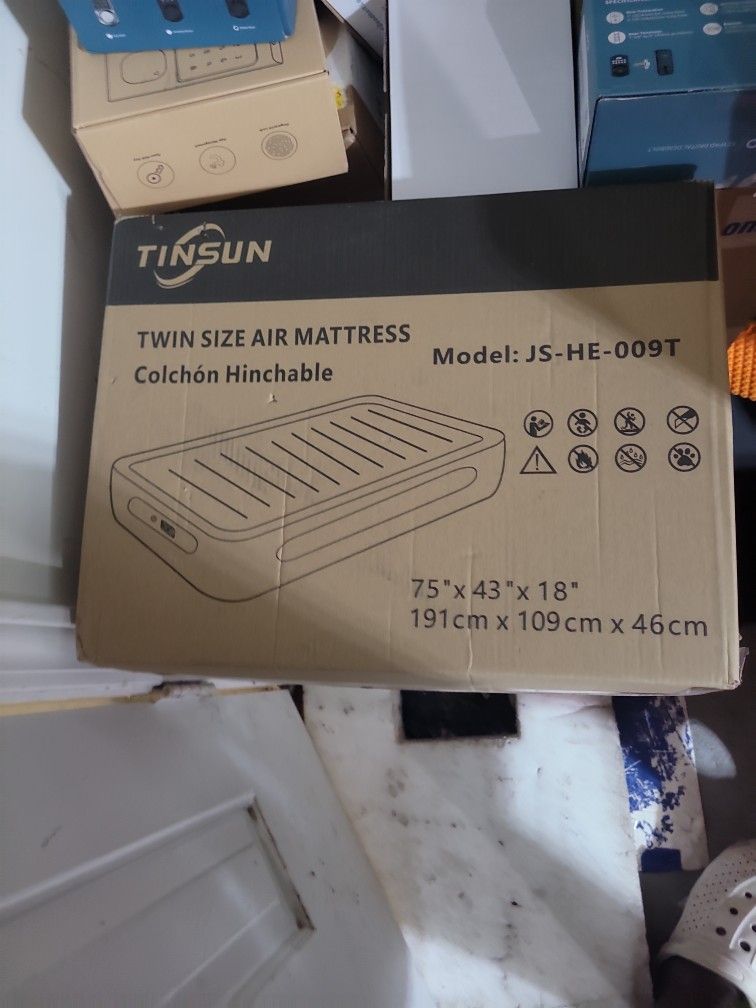 Twin Air Mattress 3Min Fast Inflatable Mattress Deluxe Blow Up Mattress Self Inflating Air Mattress Durable Air Mattress Twin Air Bed Comfy Inflatable