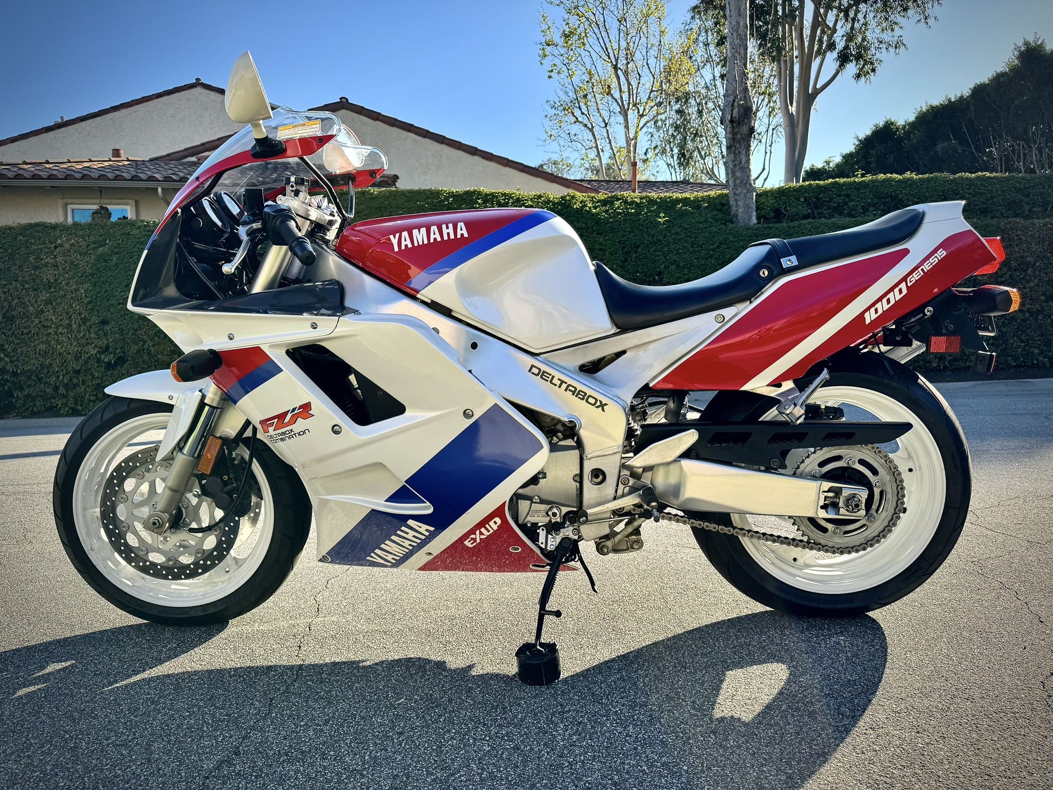 Yamaha FZR 1000 1987-1988 (FZR1000 Genesis) Béquille latérale Yamaha FZR 1000 1987-1988 (FZR1000 Genesis) Béquille latérale