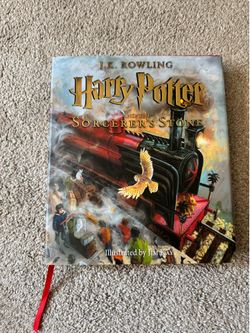 Harry Potter and the Sorcerer’s Stone Hardcover Book – Excellent Condition