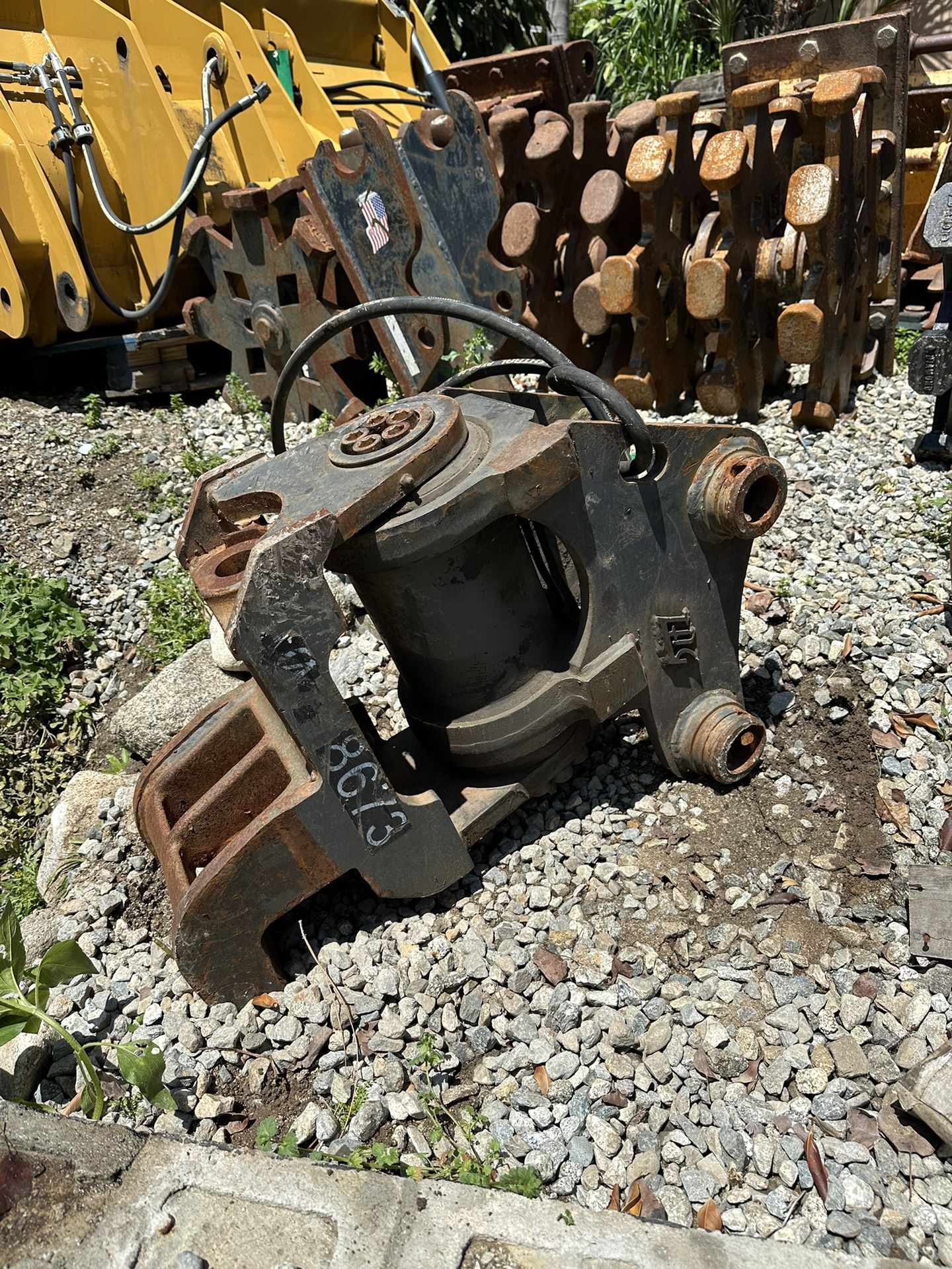 Mini / Midi Excavator Hydraulic Tilt Coupler 