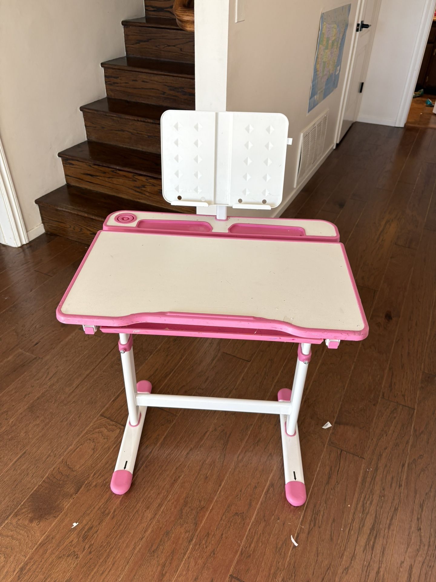 Children’s desk, Adjustable Height