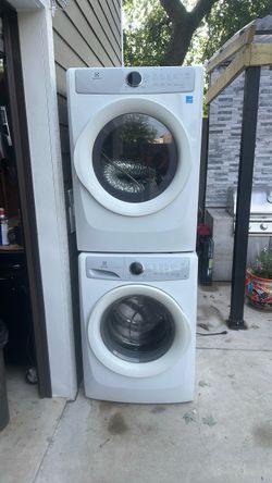 Electrolux washer and gas dryer