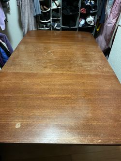 Drop Leaf, claw foot dinner table.