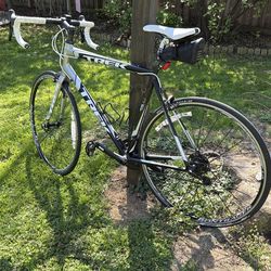 Men’s Trek Bike 2.3 CH 58 Platinu