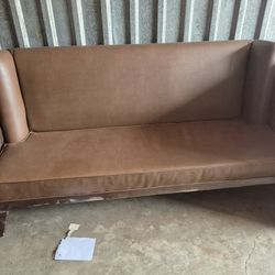VINTAGE ARWEN LEATHER ARMLESS SOFA
