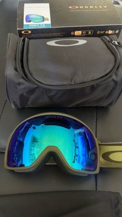 Oakley Flight Tracker M