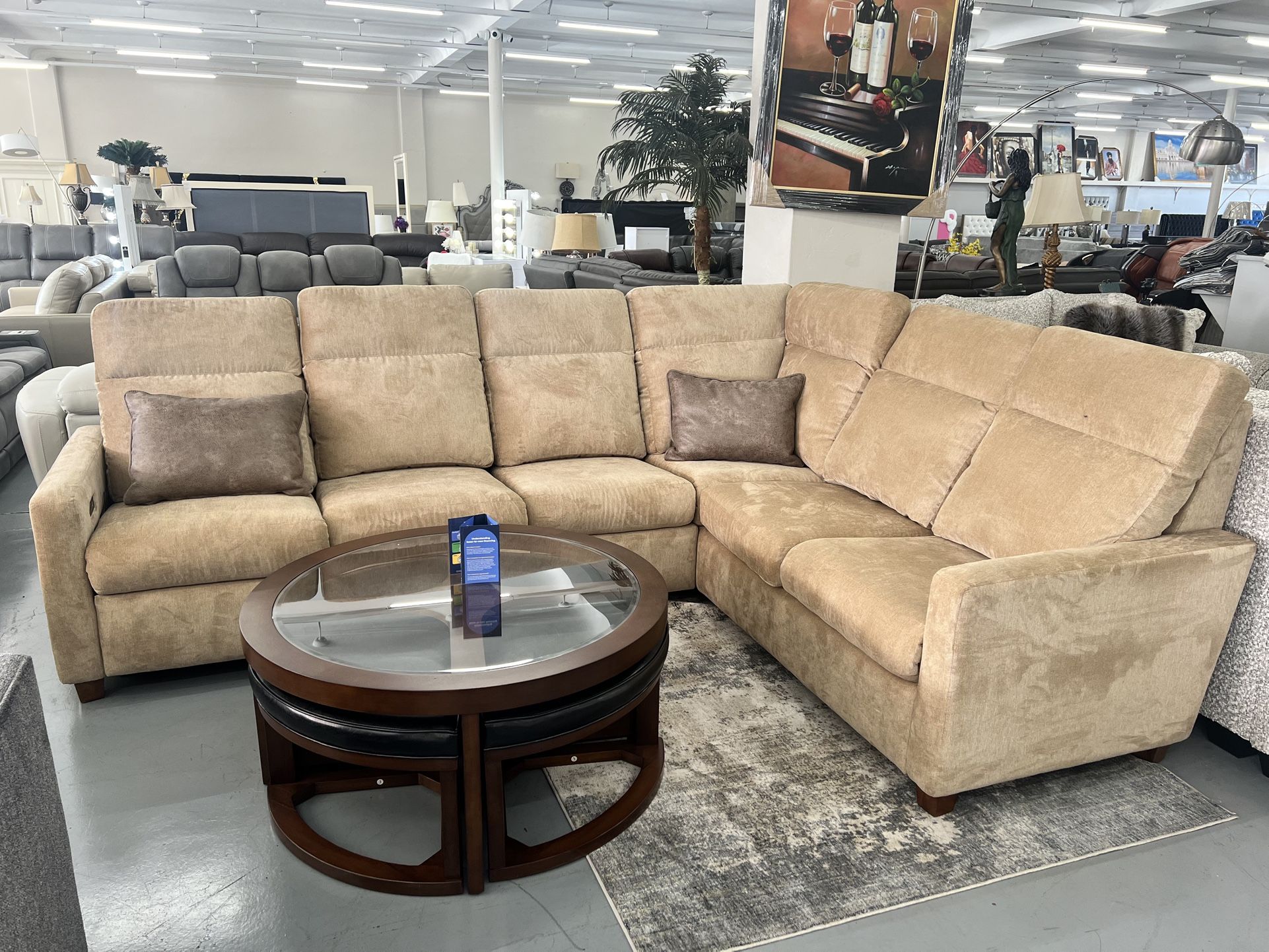 Liquidation Sale On All Sectionals Only @ Mattress Furniture Express, Same Day Délivery