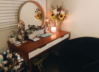 Writing desk & chair