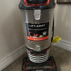 🧹 Shark Rotator Lift-Away DuoClean Vacuum – Works Great