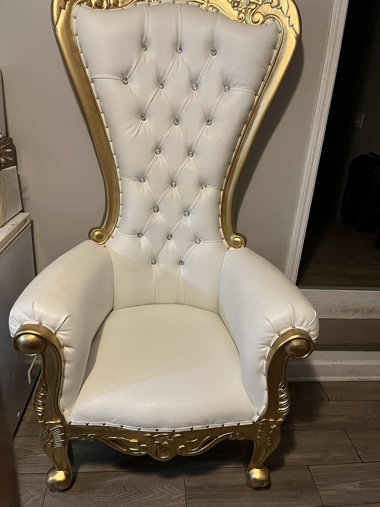 Throne Chair