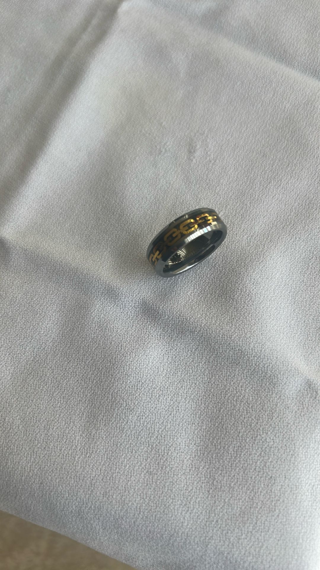 Men’s Tungsten Ring With Gold Chain Inlay