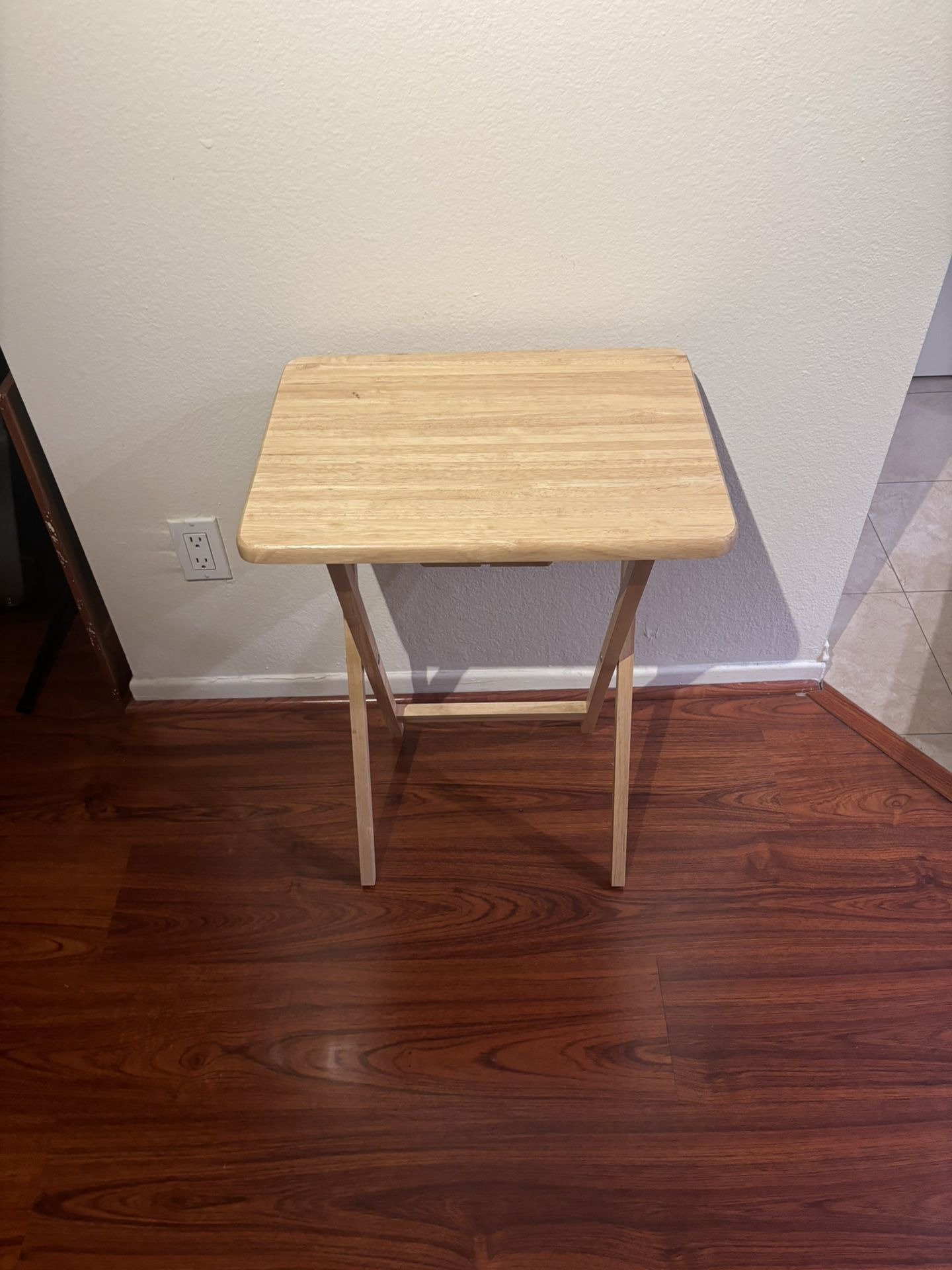 Foldable Wooden Desk With Cross-leg Design