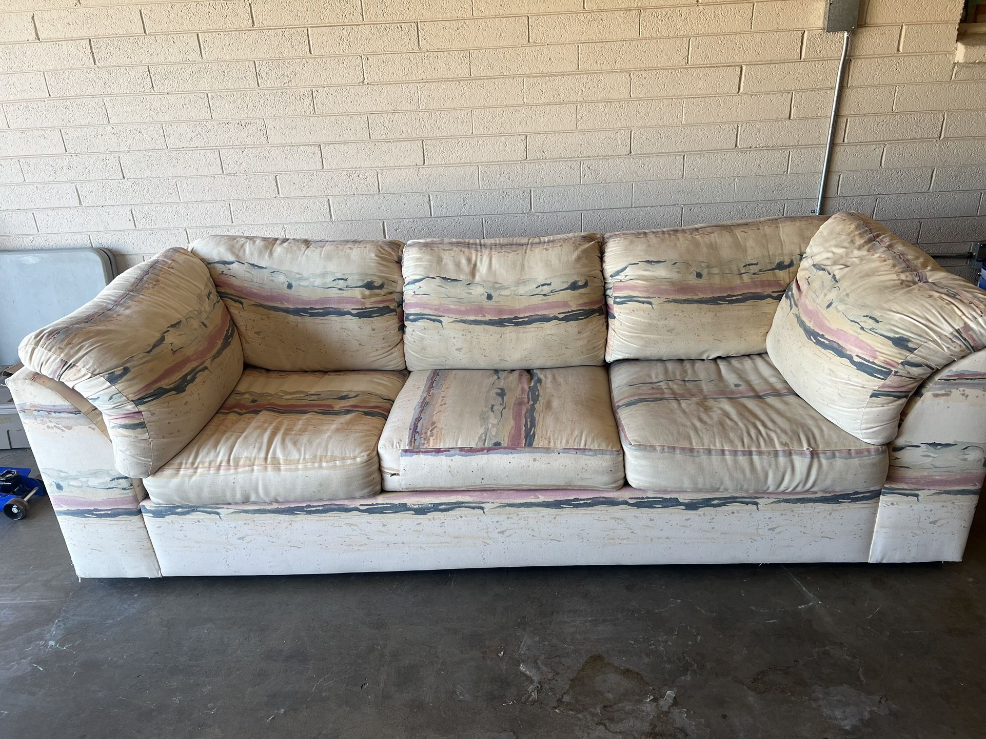 couch with pull out queen bed