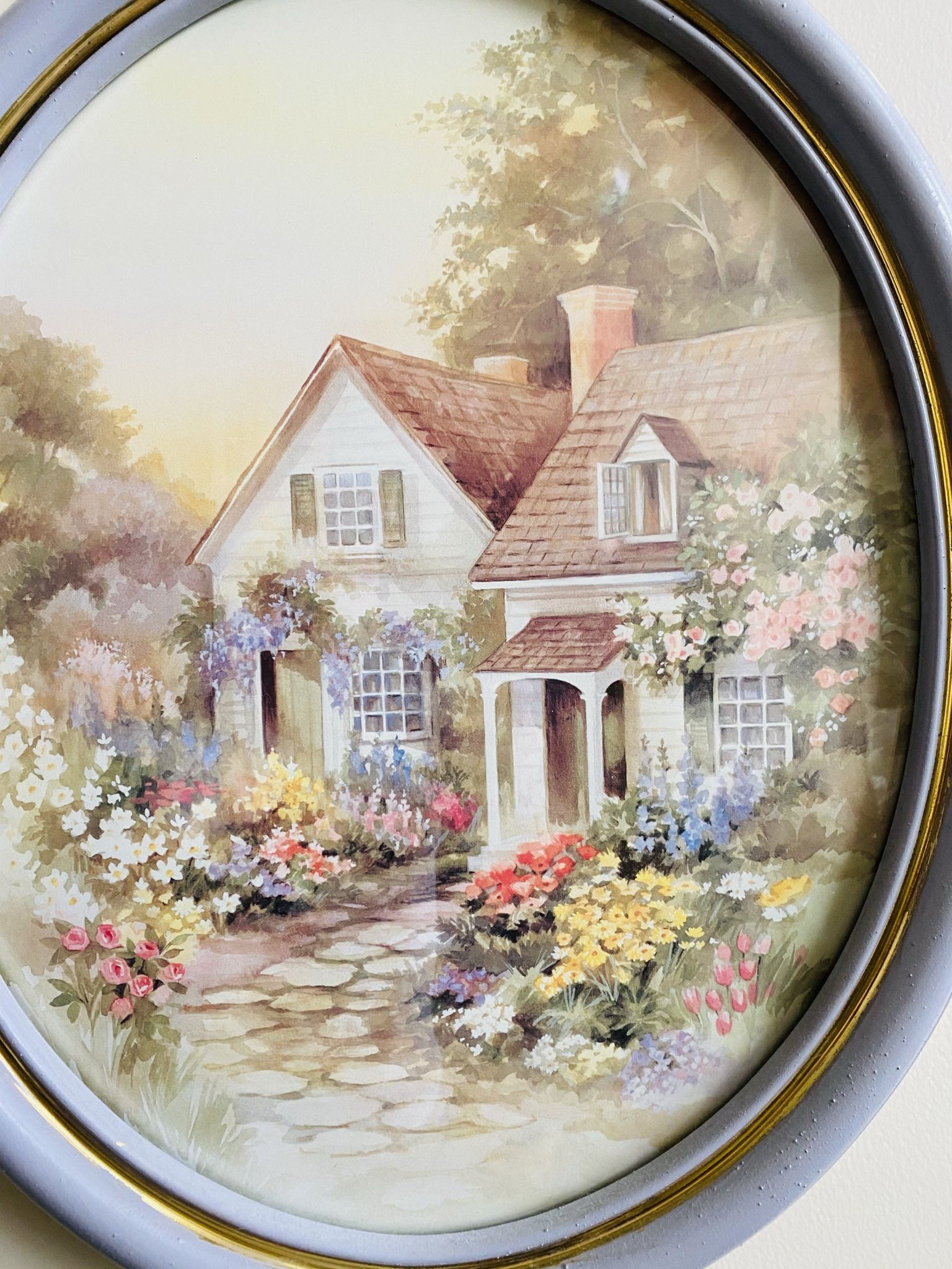 Great Christmas Gift! Antique Stylish Piece of Art. Beautiful colors. Romantic style. Nice frame. Picture is covered by glass. Oval shape. 21.5”x17.5”