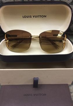 Authentic Louis Vuitton Lily Strass Sunglasses for Sale in Plano, TX