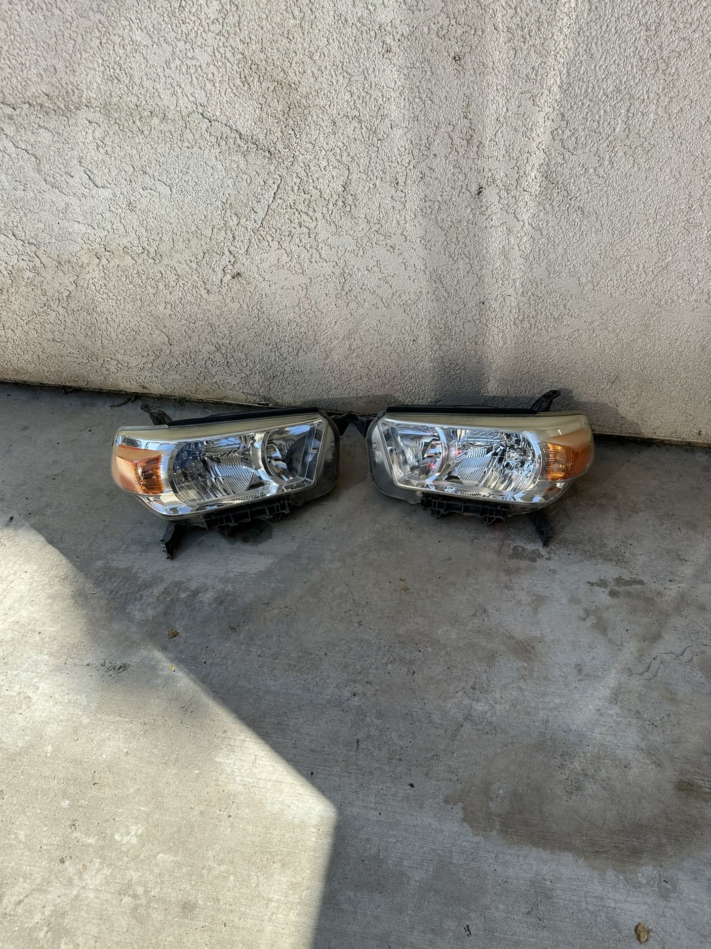 10-14 4Runner Headlights