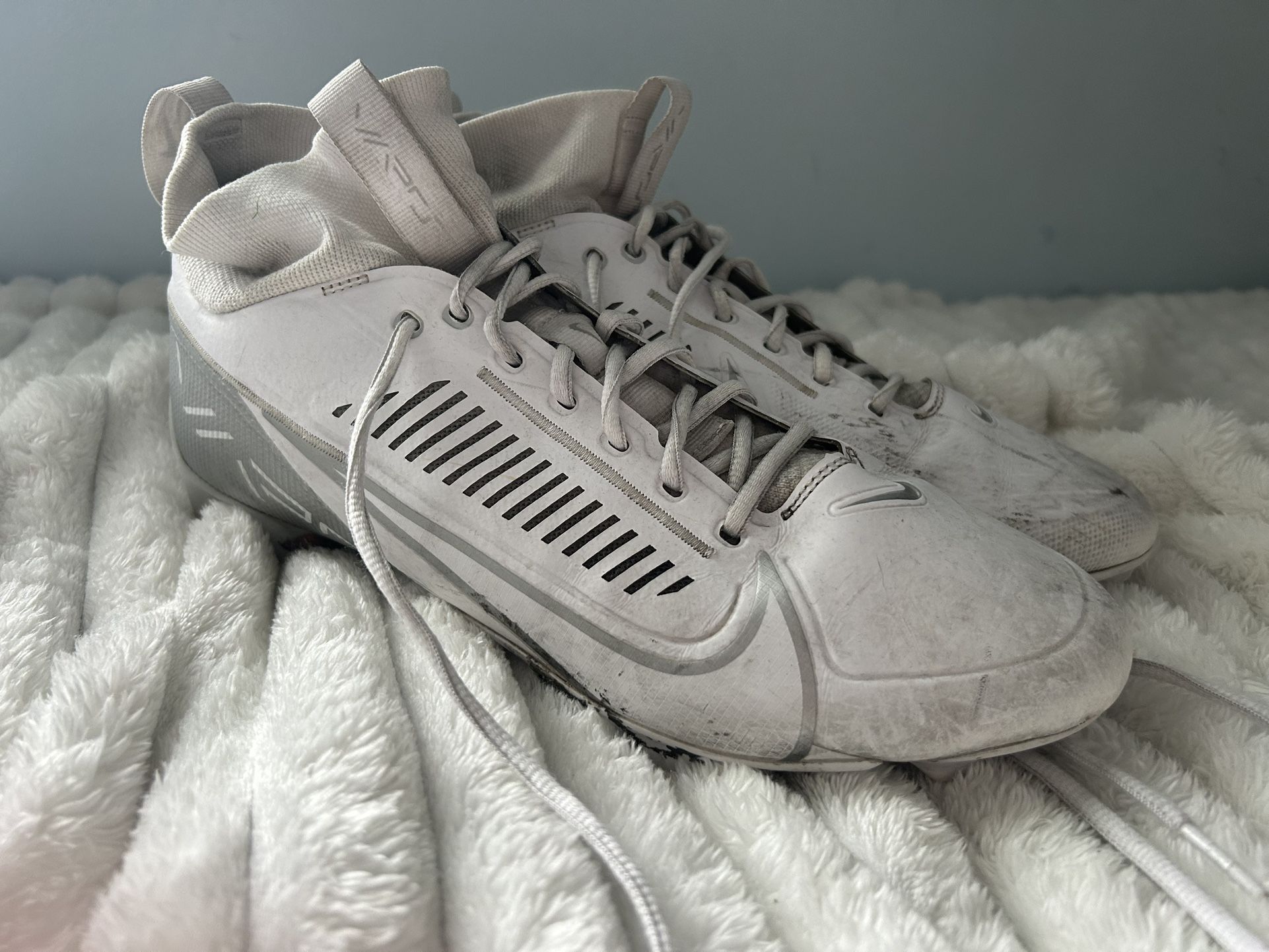 Used Nike White Viper cleats