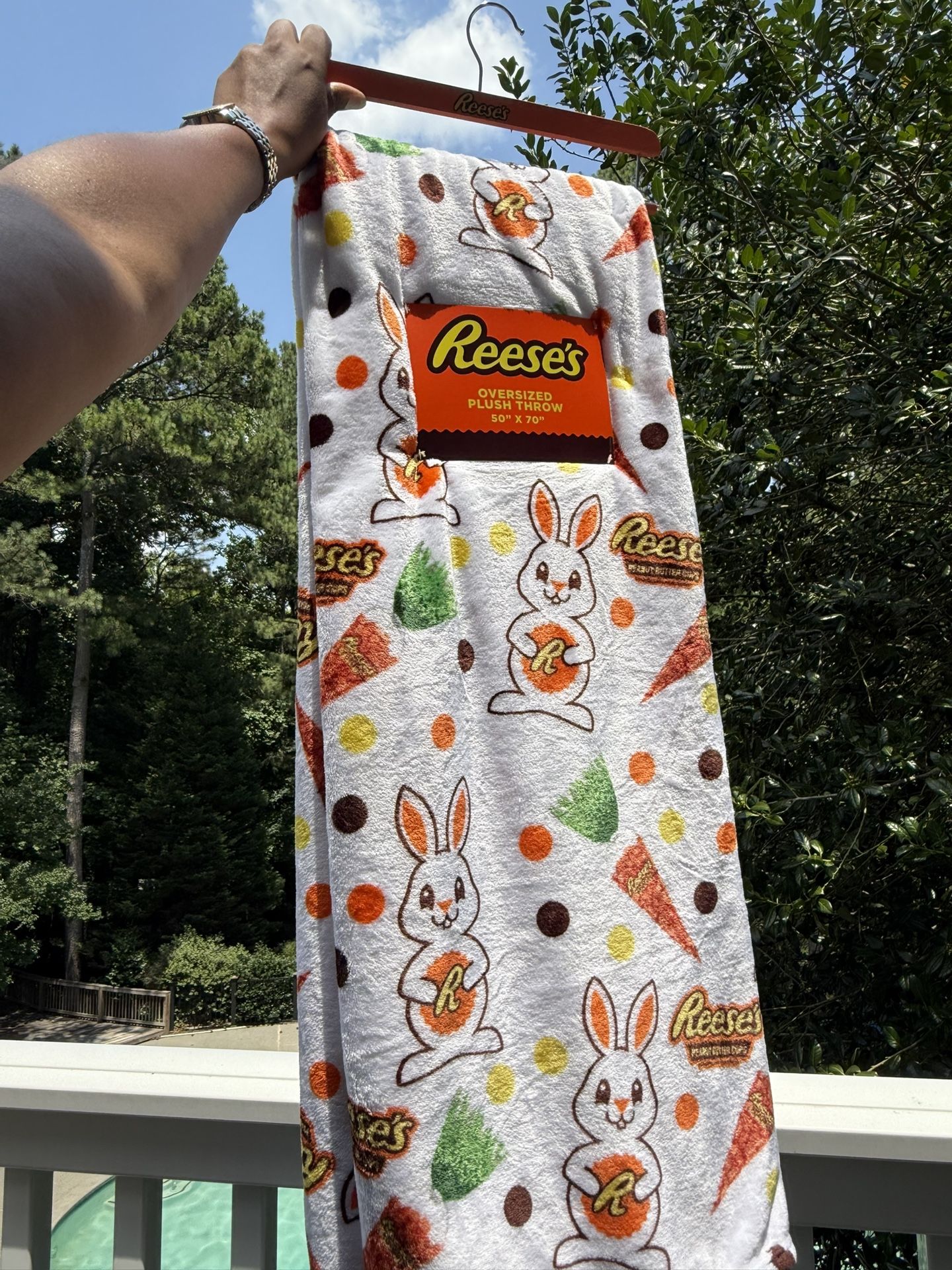 Reese's Easter Bunny White Oversized Soft Plush 50in x 70in NEW Throw Blanket
