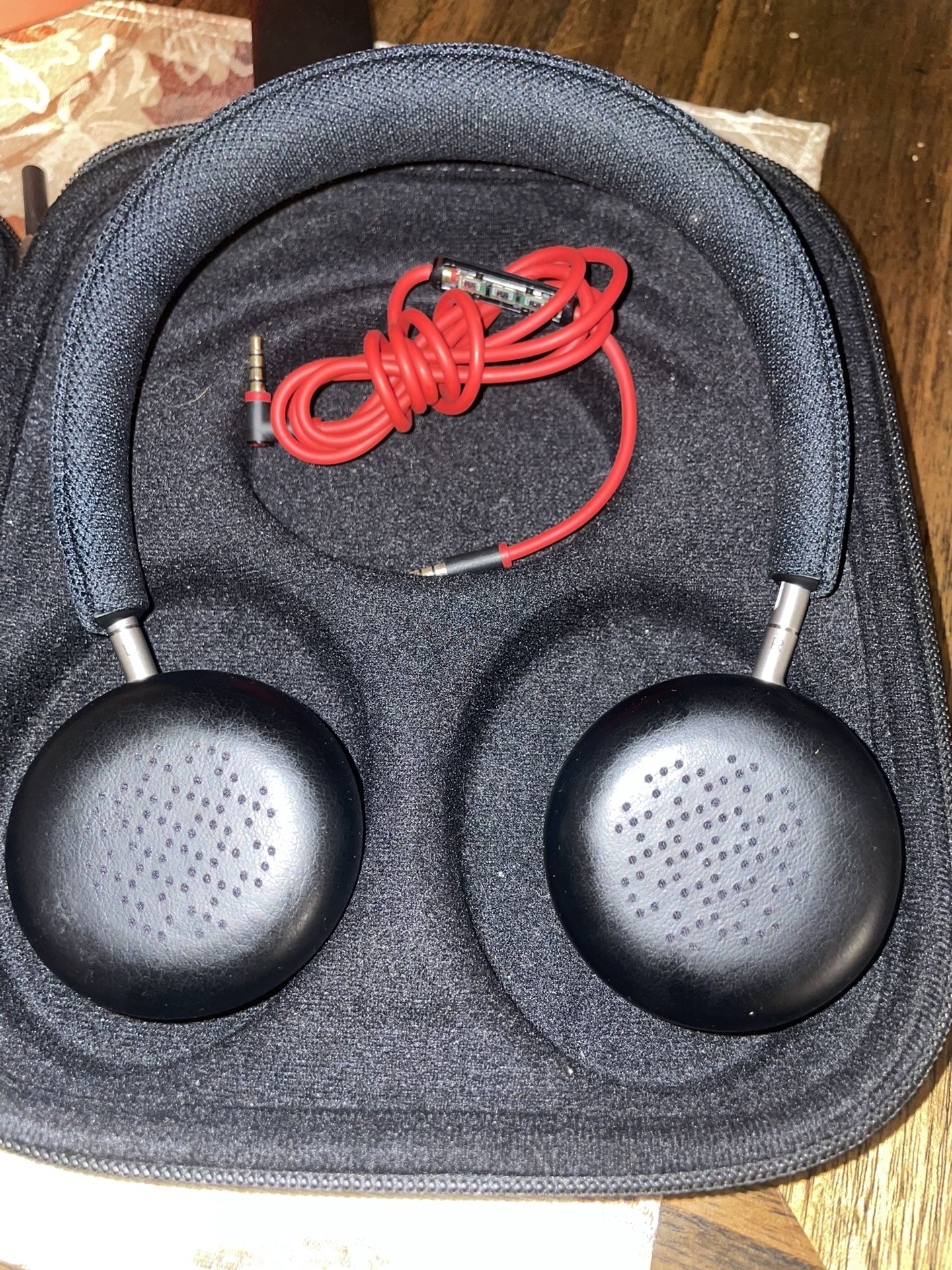 Libratone Q Adapt Wireless On Ear Noise Cancelling Headphones - Stormy Black