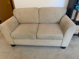 Loveseat / Small Couch