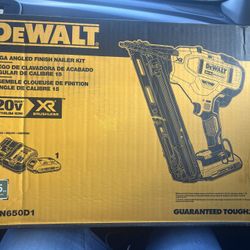 Dewalt 15° Nailer Kit