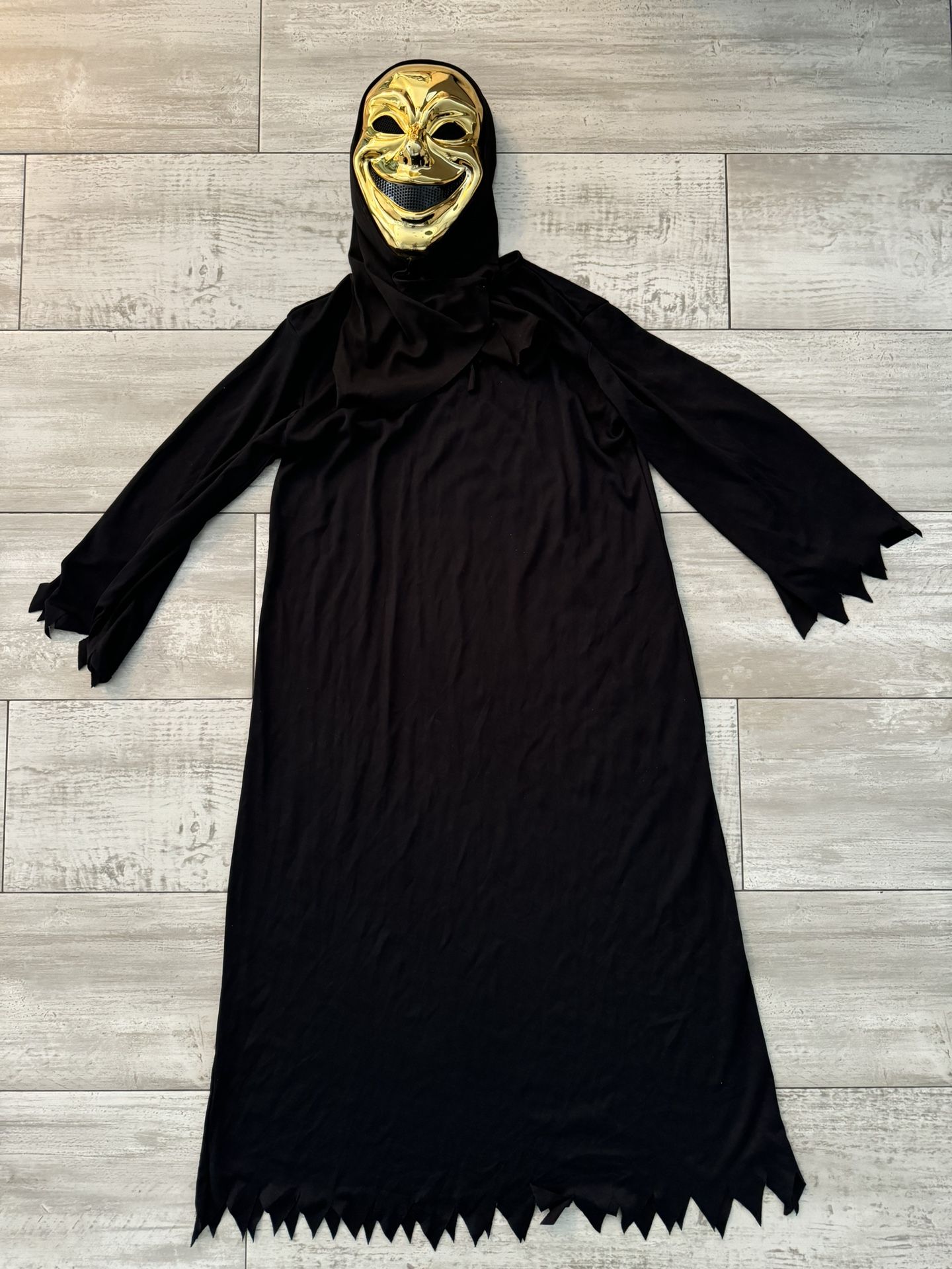 TONS OF KIDS COSTUMES AT A FRACTION OF THE PRICE 