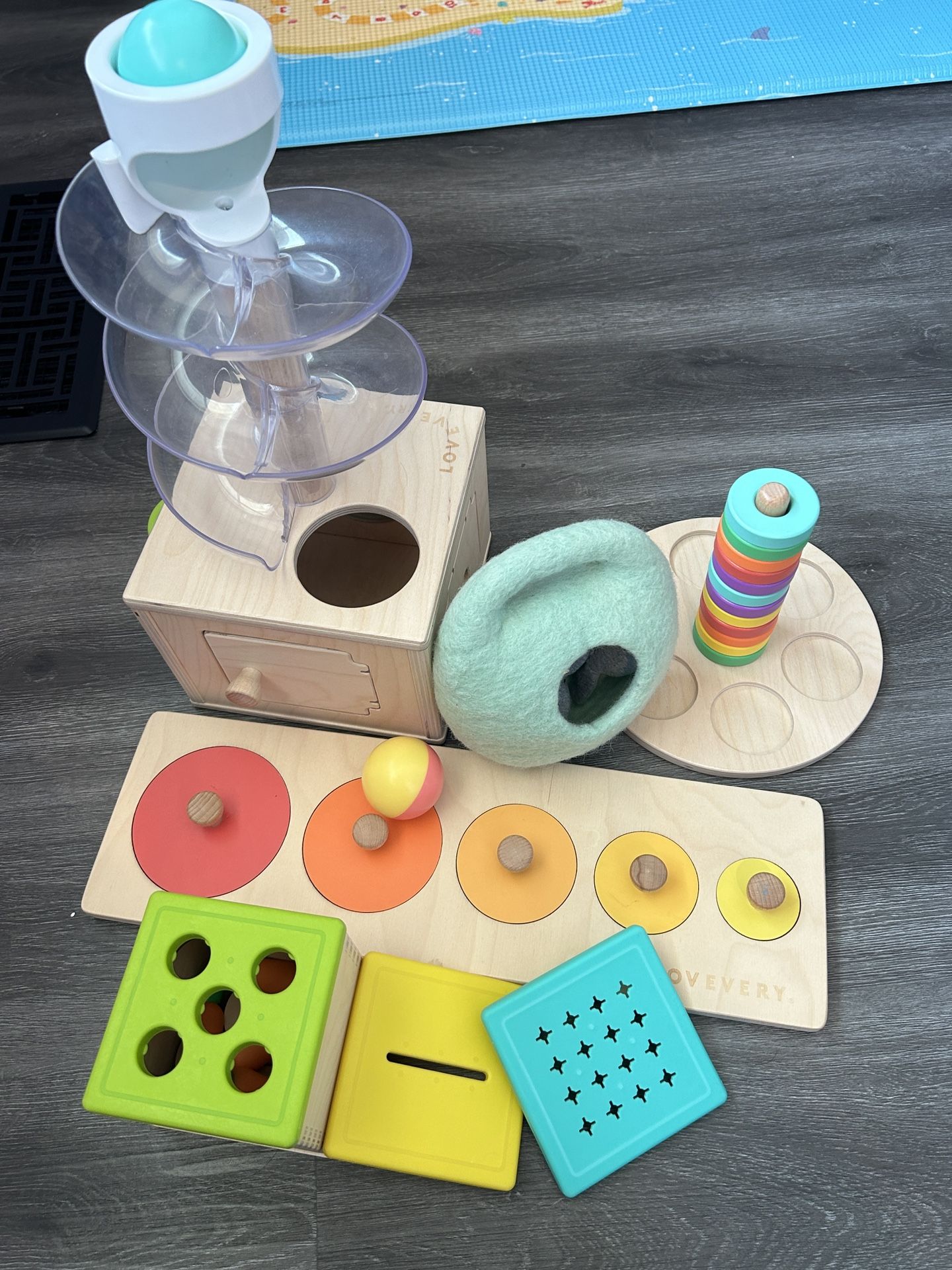 lovevery 13-15 month play kit