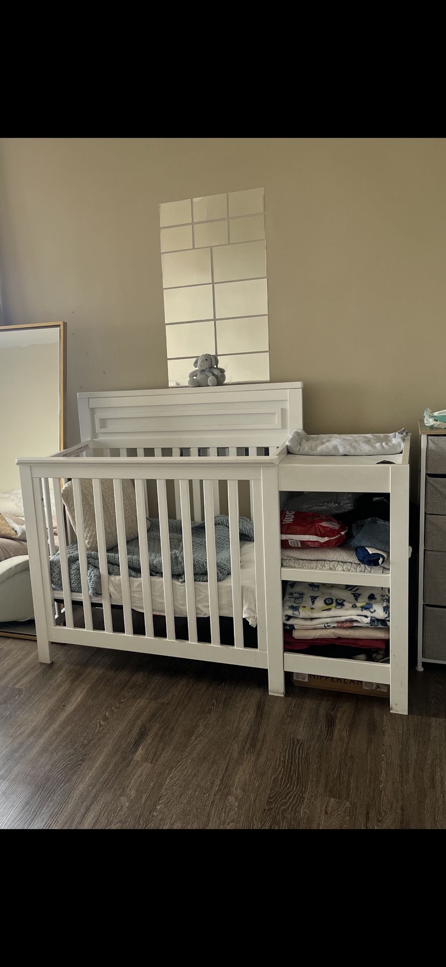 Mini crib In Great Condition ( Semi Used)