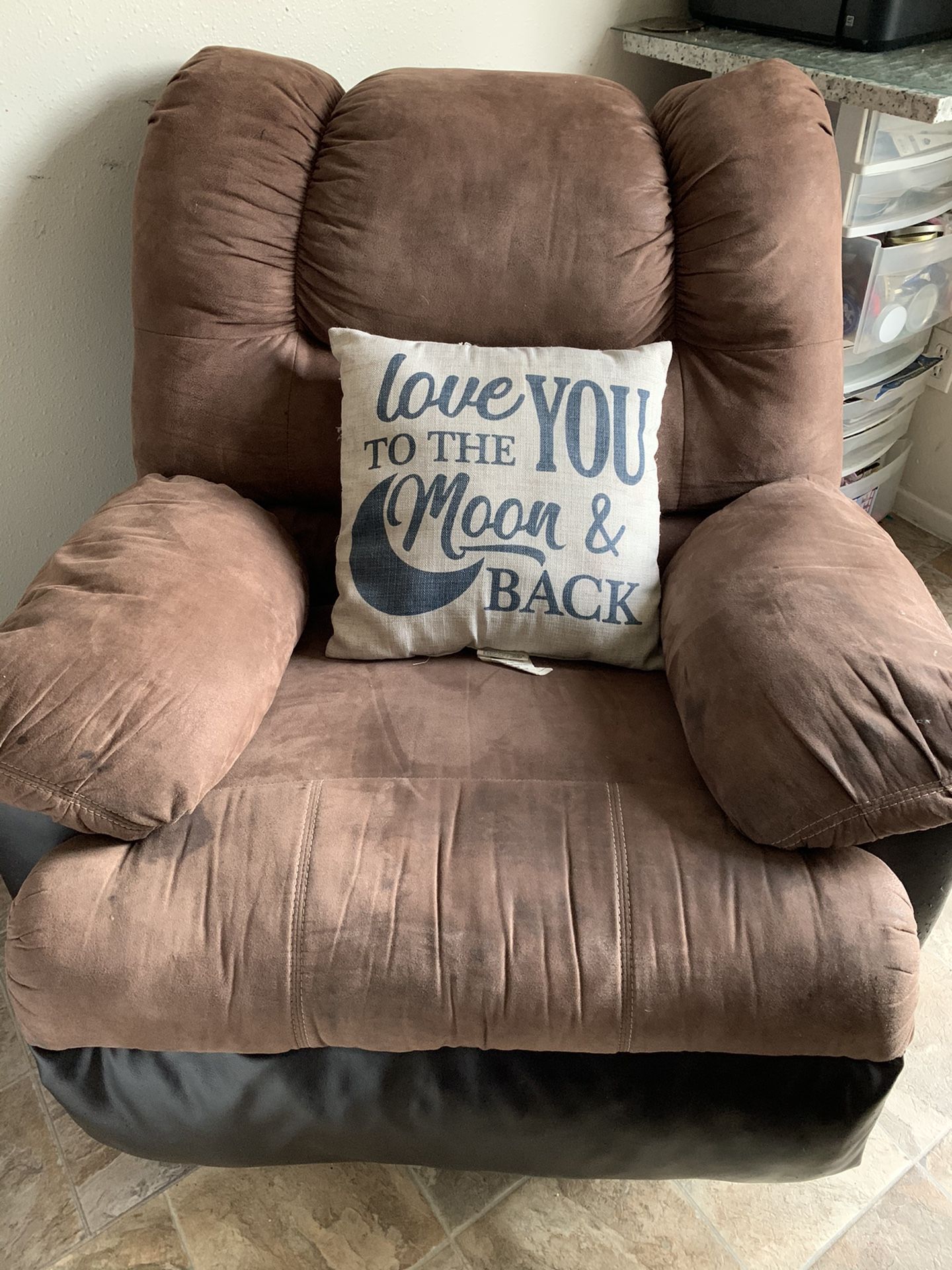 Reclining Lazy boy sofa for Sale in Albuquerque, NM OfferUp