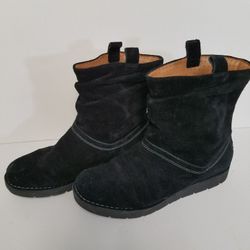 Clarks Unstructured black boots size 7.5
