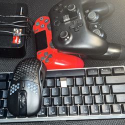 Mini Pc,mouse,keyboard and Black Controller all Works PS4 Controllers Free With Purchase One Probably Good and Other Stick Thrift.