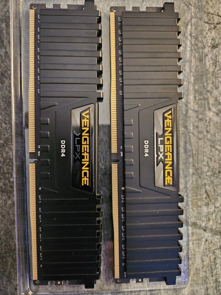 2x8 (16gb) DDR4 3200 Corsair Vengeance LP Ram