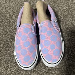 Girls Vans Size 4  (New)
