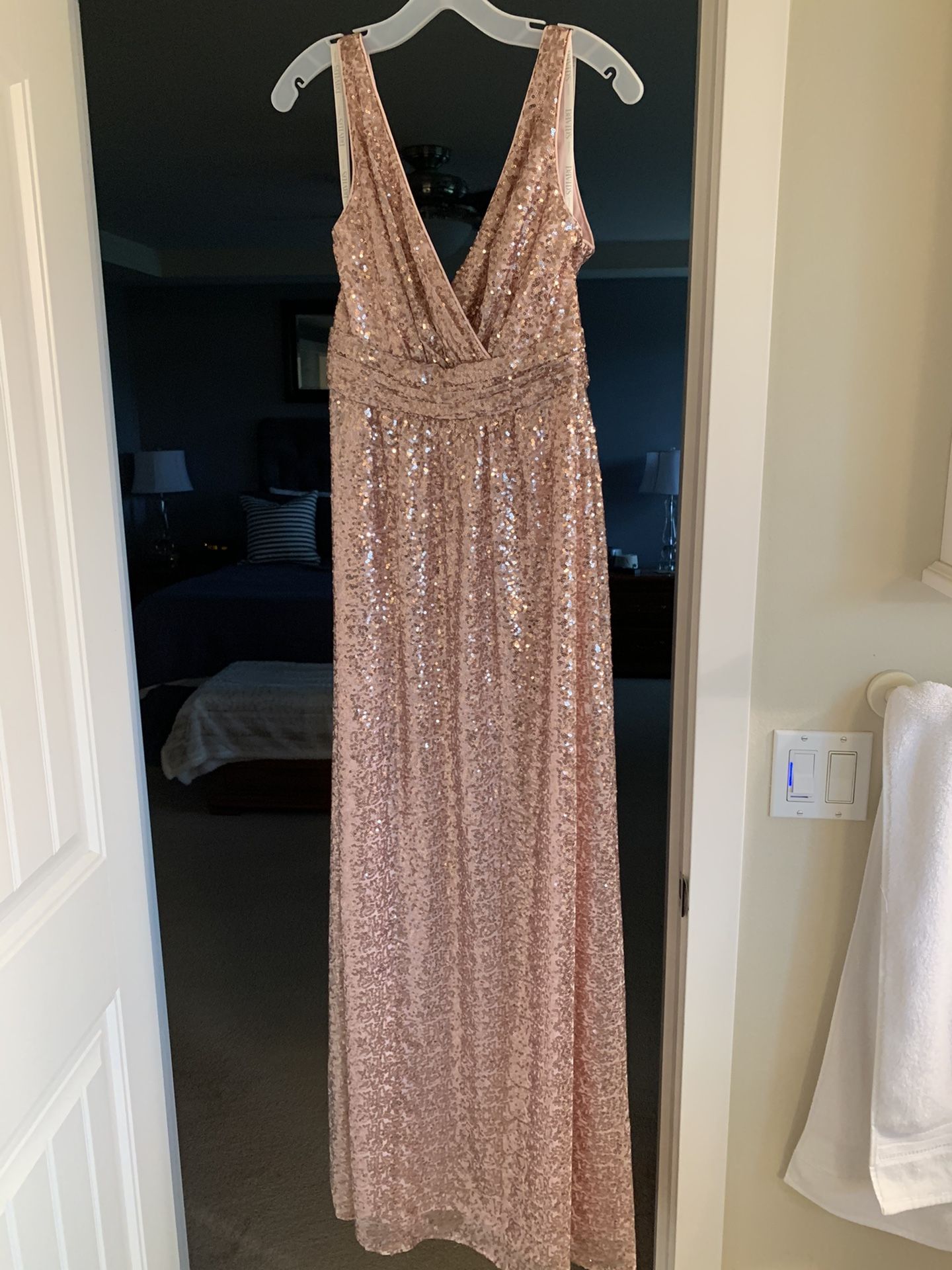 David's bridal bridesmaids dress. BRAND NEW NEVER WORN. Size 6. Rose gold  sequins.