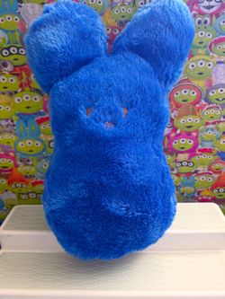 Peeps blue