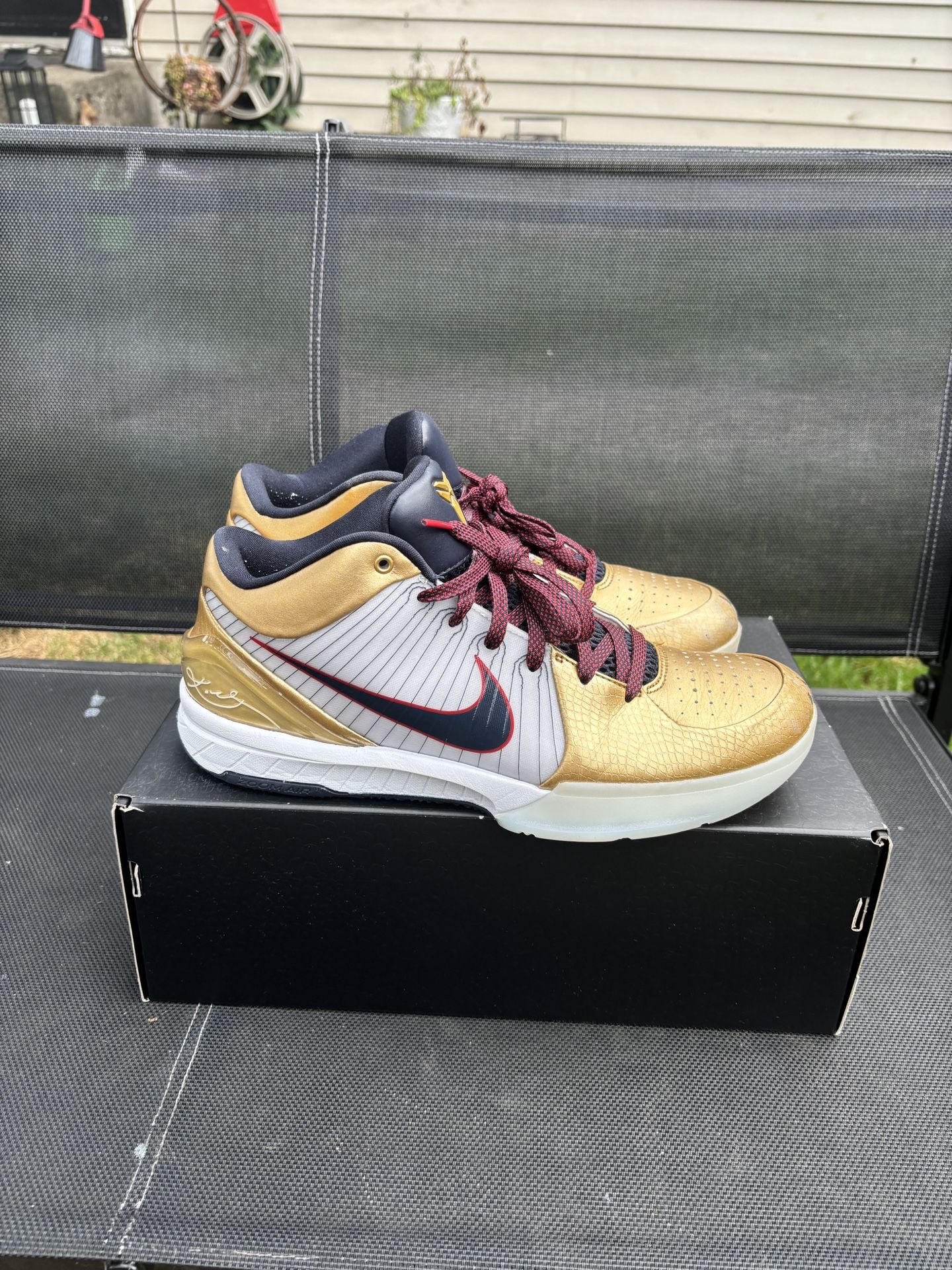 Kobe 4 Gold Medal