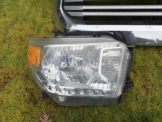 2015 tundra limited head lights
