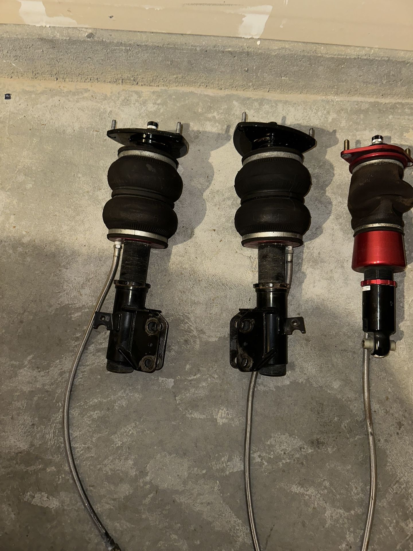 08-14 WRX AIRLIFT STRUTS