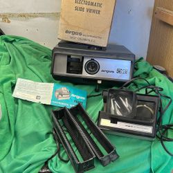 Free In Tujunga Argus 538 and Argus 693 Slide Projectors 