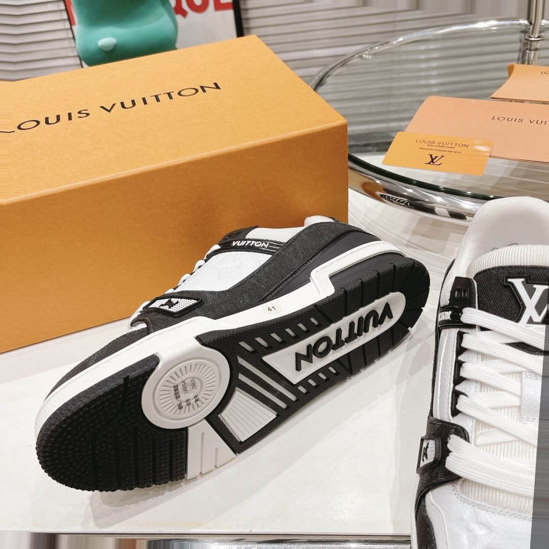 LV TRAINER SNEAKER for Sale in New York, NY - OfferUp