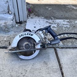Worm Drive Skill Saw. (1st 35 Steals It)