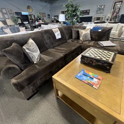 Lovely Brown Sofa Chaise $1899🤎🙌🏼