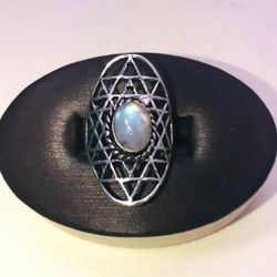 NATURAL FIERY RAINBOW MOONSTONE EMBELLISHED RING SIZE 8 NEW!