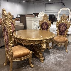 Round Table With Chairs