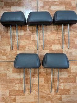 5 Car HEADRESTS.