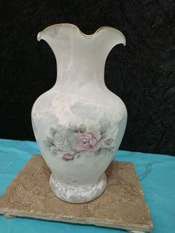 White Floral Vase with Ruffled Gold Rim
