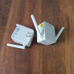 Netgear EX3700 WiFi Extender 2 Set