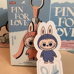 LETTER O THE MONSTERS Pin for Love Series-Vinyl Plush Pendant - IN STOCK