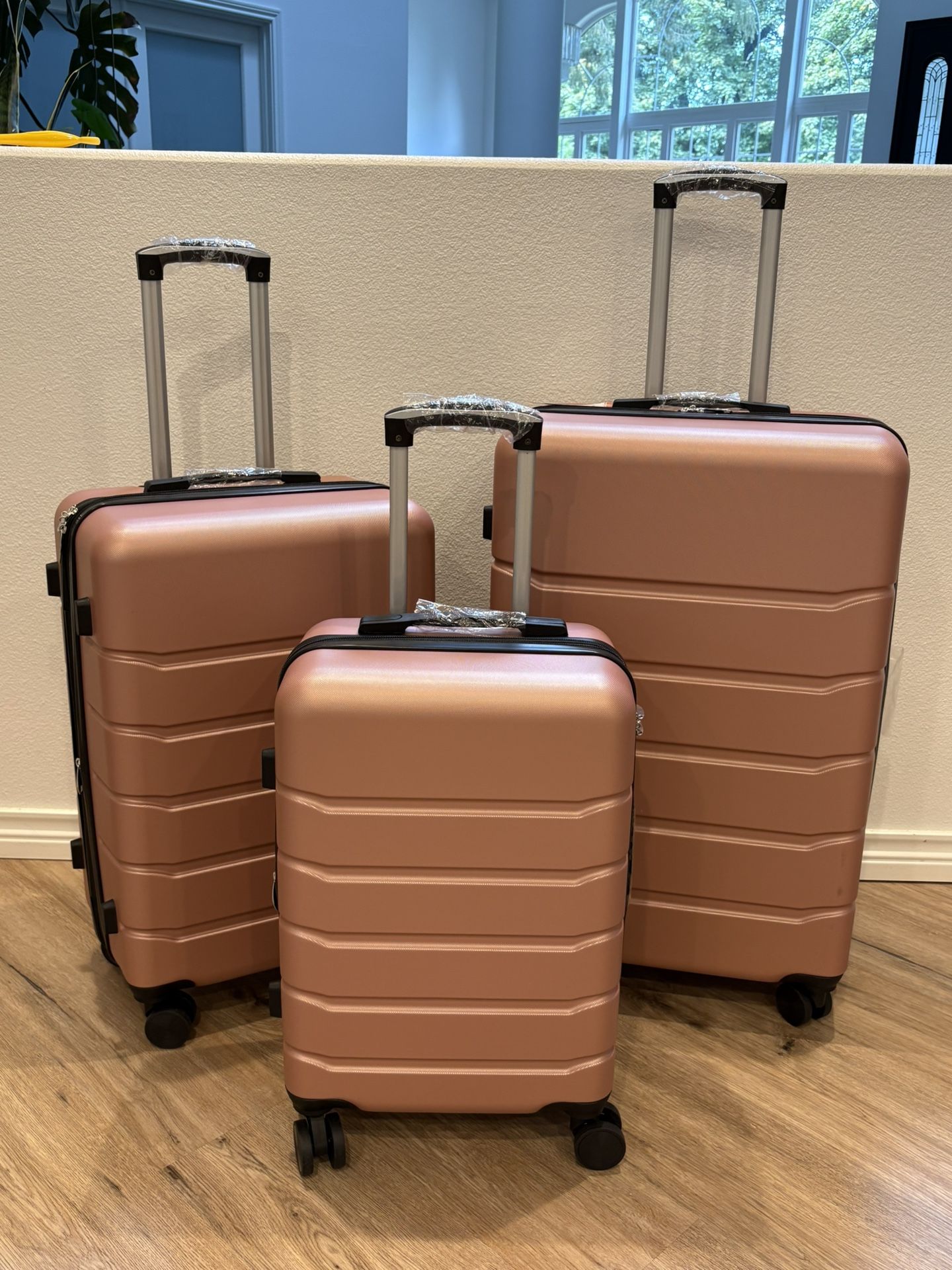 NEW Rose Gold 3 Piece Expandable Luggage Set With Built In Lock